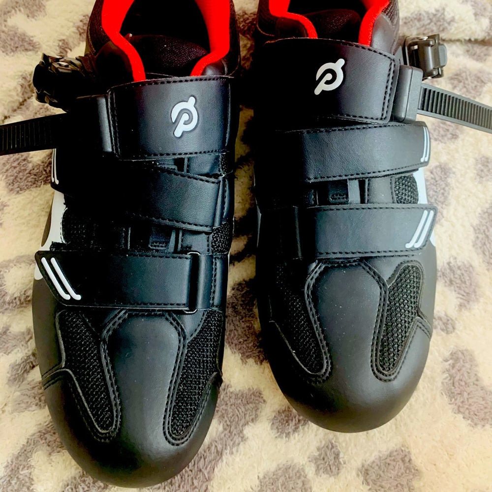 Peloton cycling shoes barely used